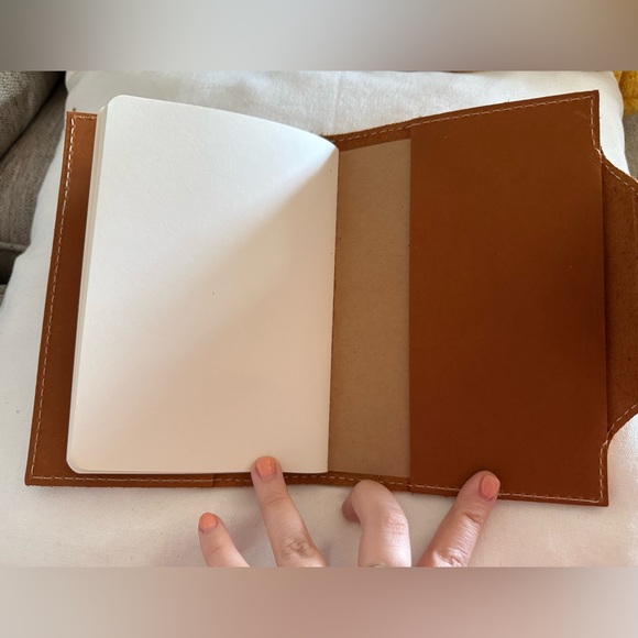 Portland Leather Medium Snap Leather Journal Honey - Picture 6 of 6